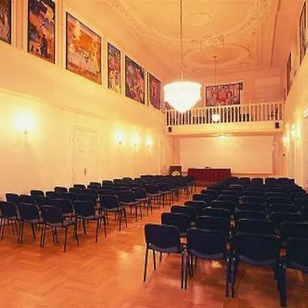 Grand Aranybika Отель Дебрецен
