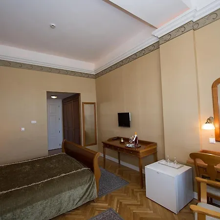 Grand Aranybika Отель Дебрецен