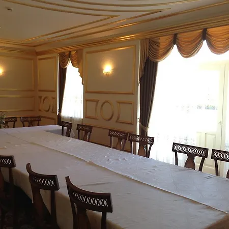 Grand Aranybika Hotel