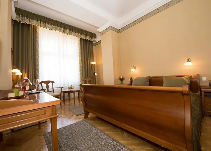 Grand Aranybika ديبريتْسين